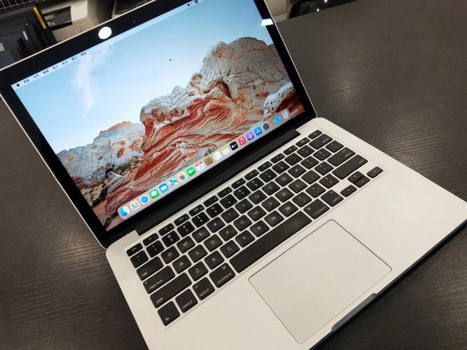 macbook从哪一代开始不带灯？笔记本带发光logo-图1