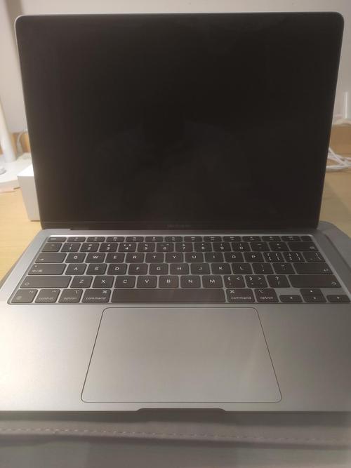 macbookair m1使用会发烫吗？苹果白色的笔记本-图1